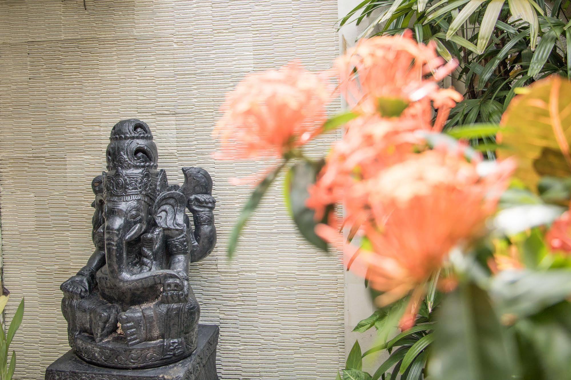 Villa Seriska Seminyak Εξωτερικό φωτογραφία