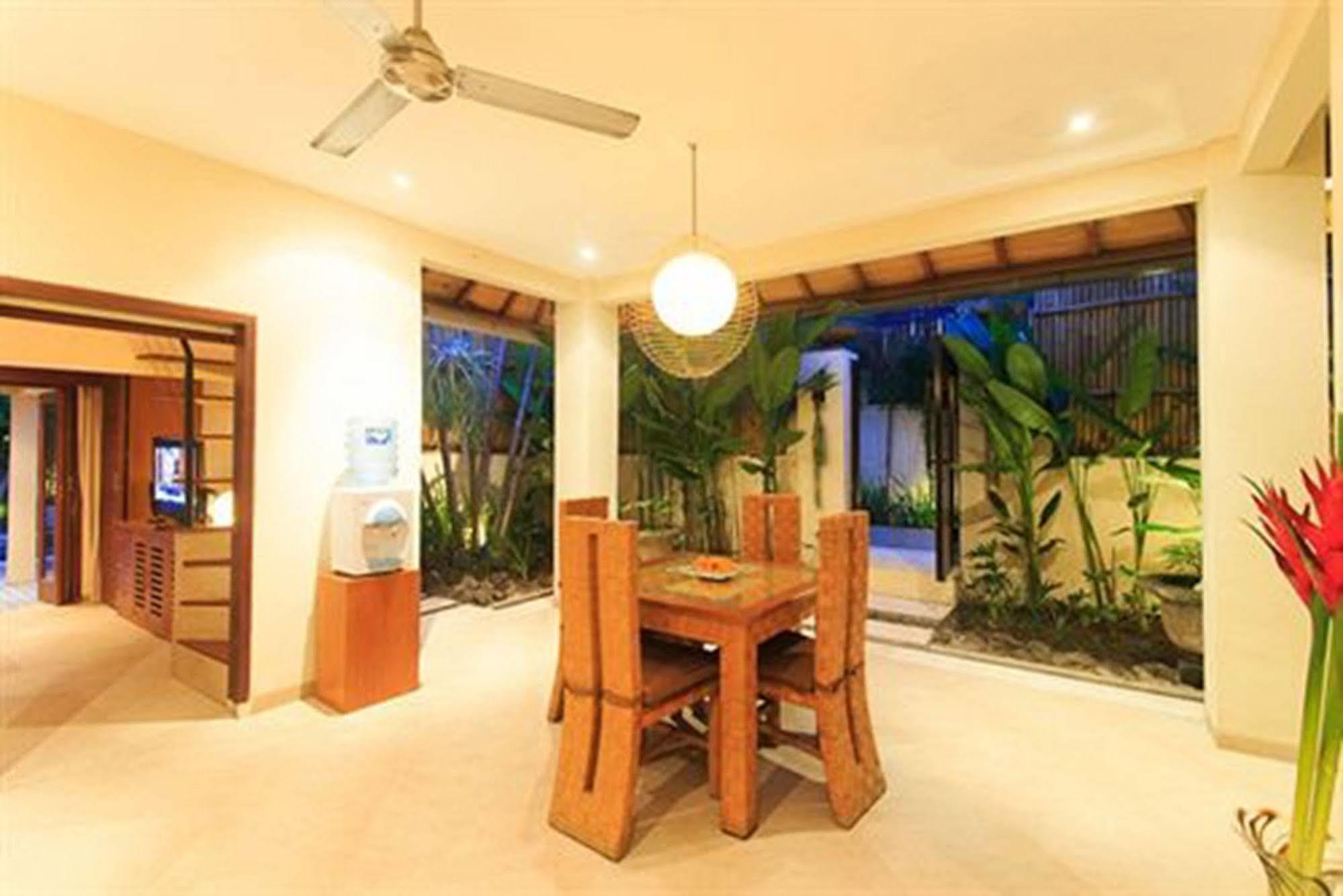 Villa Seriska Seminyak Εξωτερικό φωτογραφία